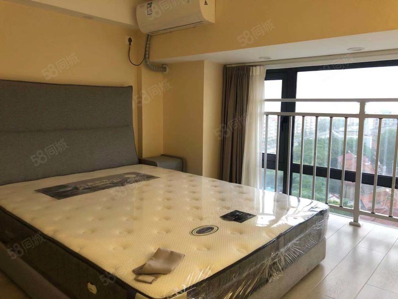 龙柏高级公寓2室1厅2卫20㎡南72万