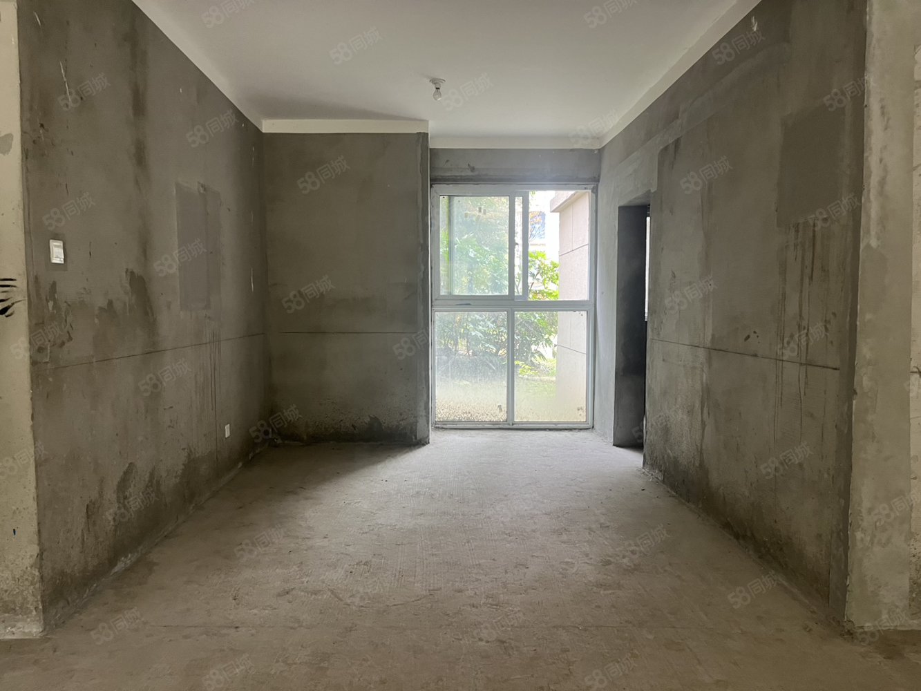 金大地时代公馆3室2厅2卫126㎡南北89万