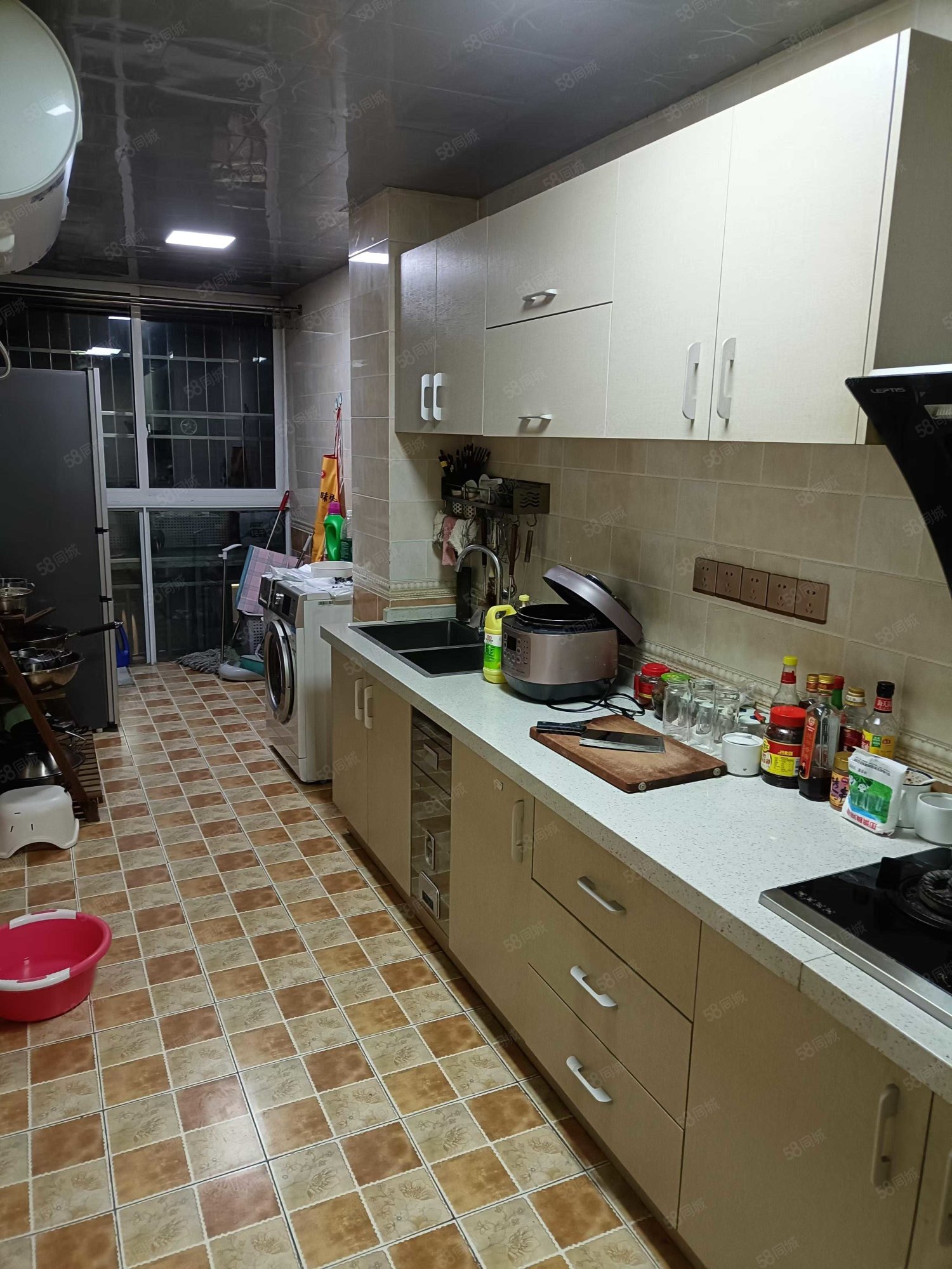 新兴家园3室1厅2卫130㎡东西99万