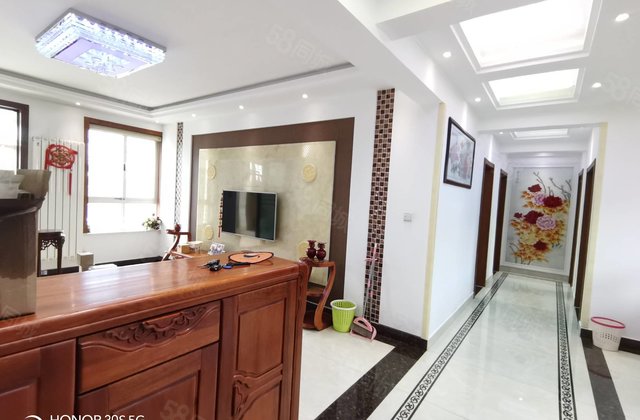 新出湖边城市主人洋房 精装修 带车库 带露台 观澜一品