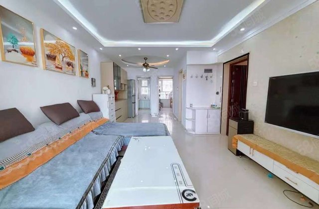 阿卡荣园 前排中间楼层 带车位的精装修大两居拎包入住 免大税