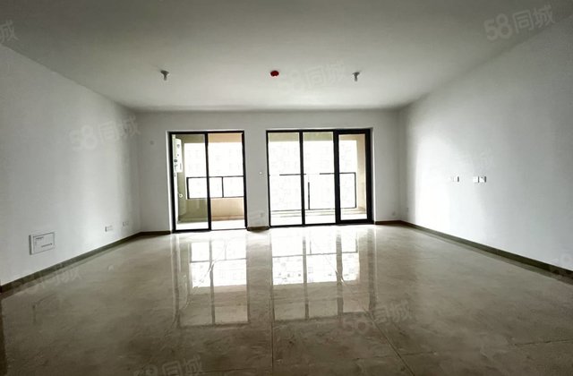 急售，17号院总高18层双阳台，三叶草户型带车位储藏室走一手