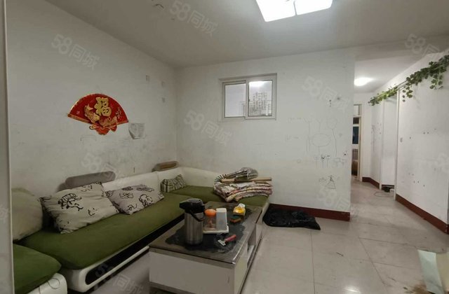 湖边 乐园小区3室乐园 实验 非顶层 可隔四室金柱绿城