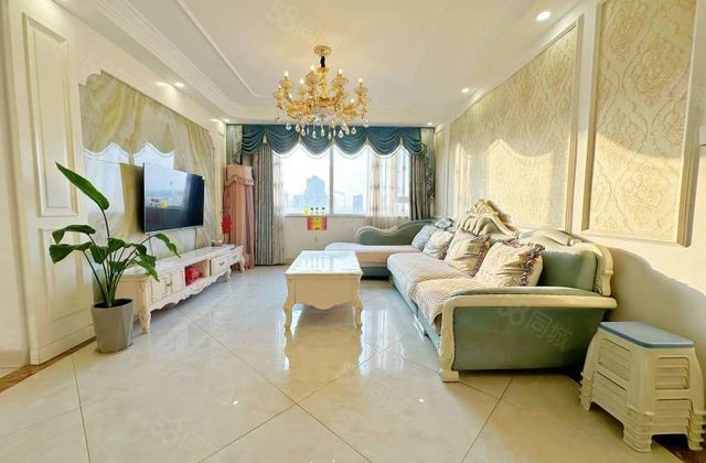 香江附近，新水河畔，海源丽都，电梯好楼层，可以何四室，送车库