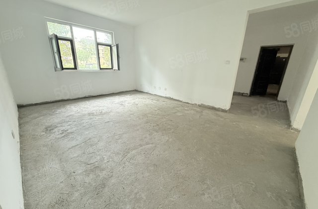 金柱绿城！颐馨园二期！新房未住！135平！带车位！价格可谈！