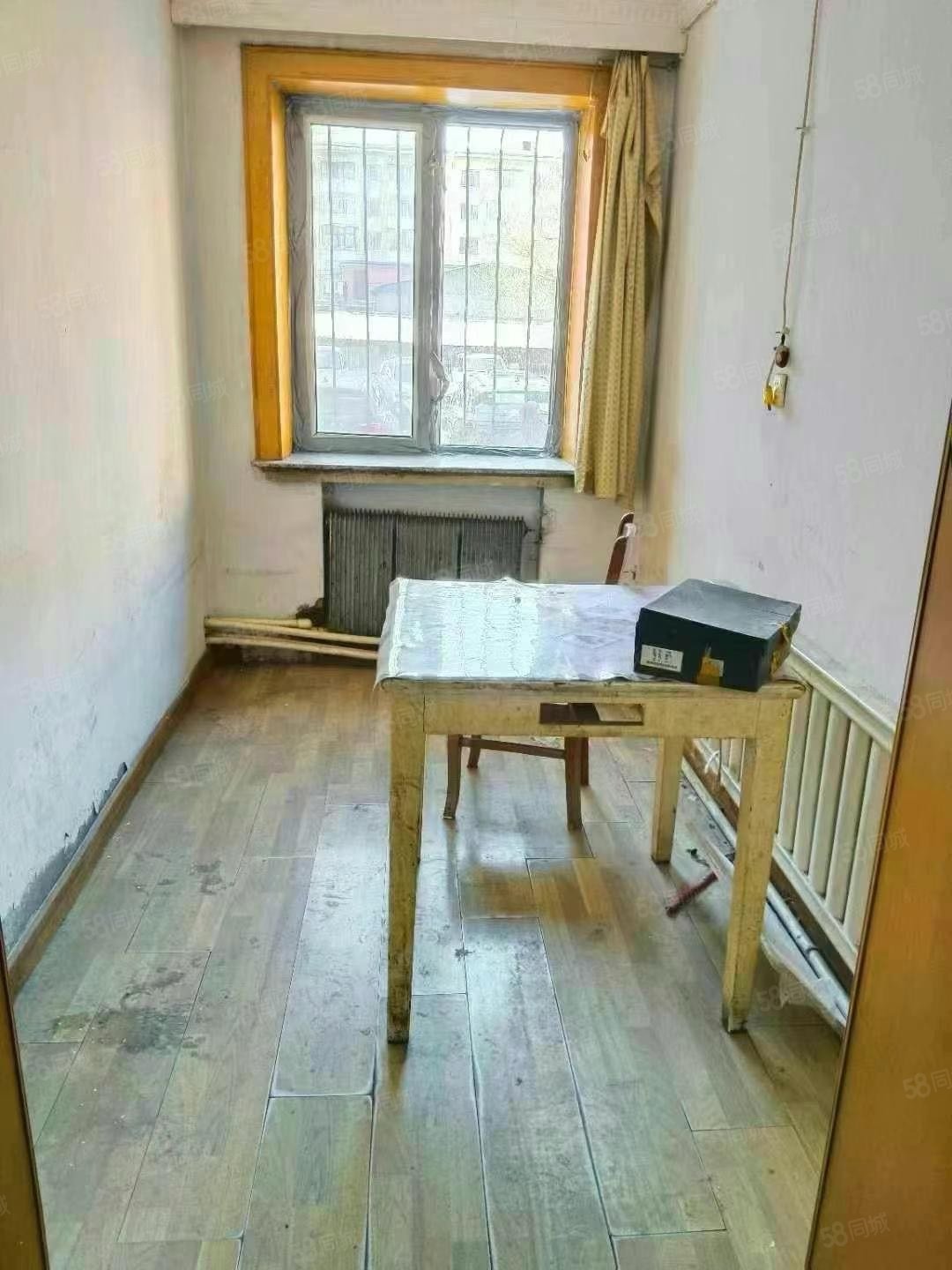 西新安一区2室1厅1卫52.24㎡东西24万