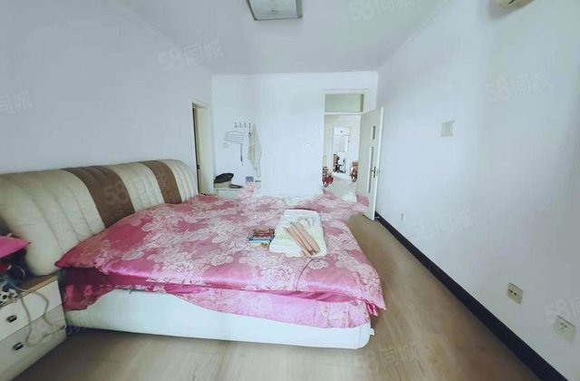 湖边 东昌华庭 万盛家园 电梯三楼 带有超大露台  送车位