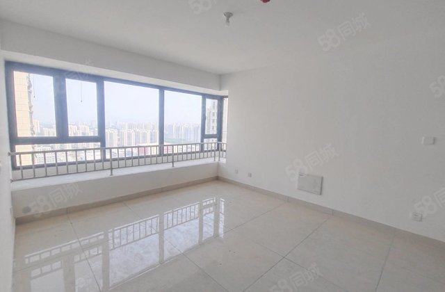 急售 东边户 特亮堂 送车位储藏室 价格能谈 新房未住采光好