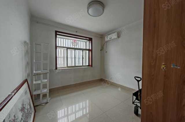 市医院 新水明珠 4室2厅2卫 边户 带车位储藏室，免大税