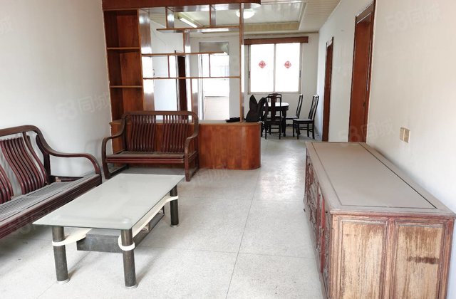 珠江帝景湾 首付15万 红本在手 带家私电器 可拎包入住