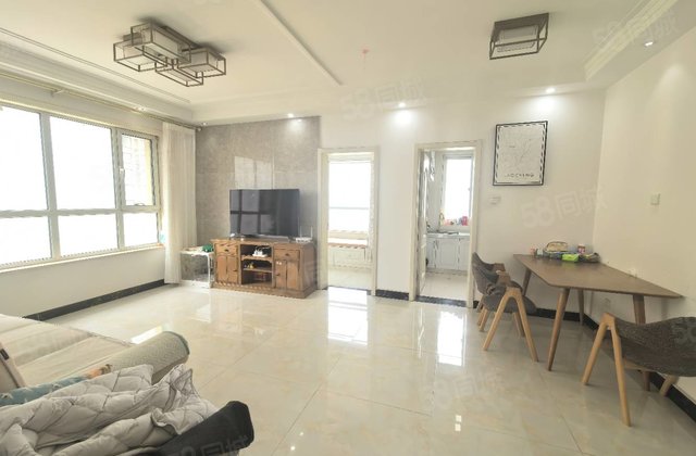 中央丽都，精装三室边户，六中旁，大润发，人民公园附近免大税