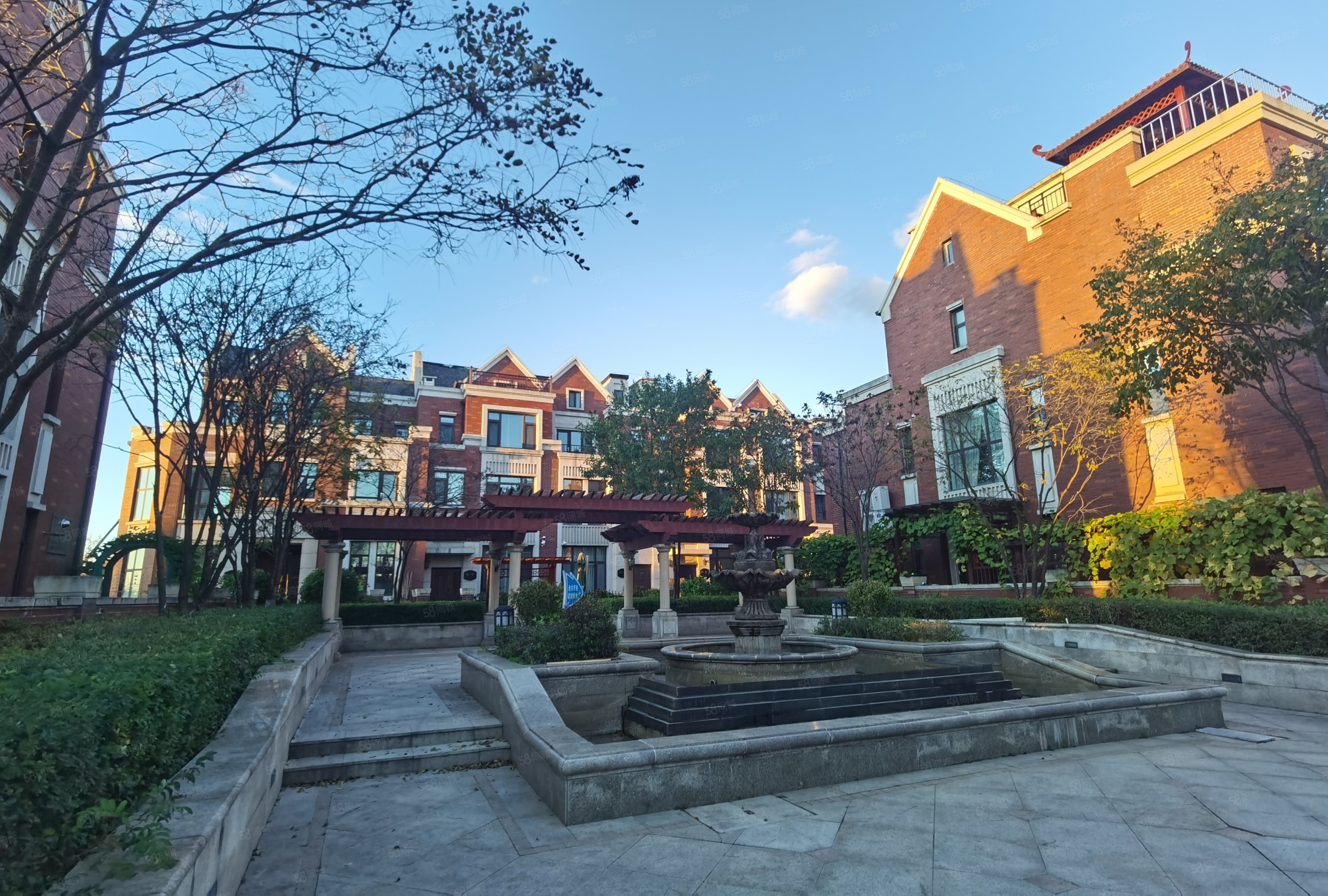 套别墅丨包围式超大花园丨实际面积可达500多平,绿洲公园-吉林58同城