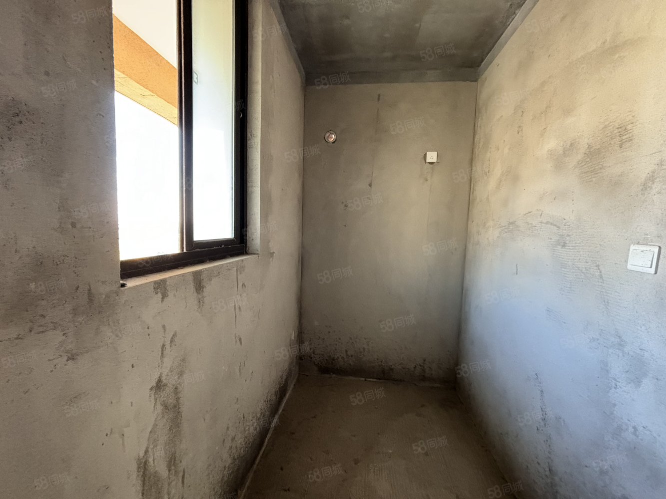 中铁诺德雍景台3室2厅2卫117㎡南北70万