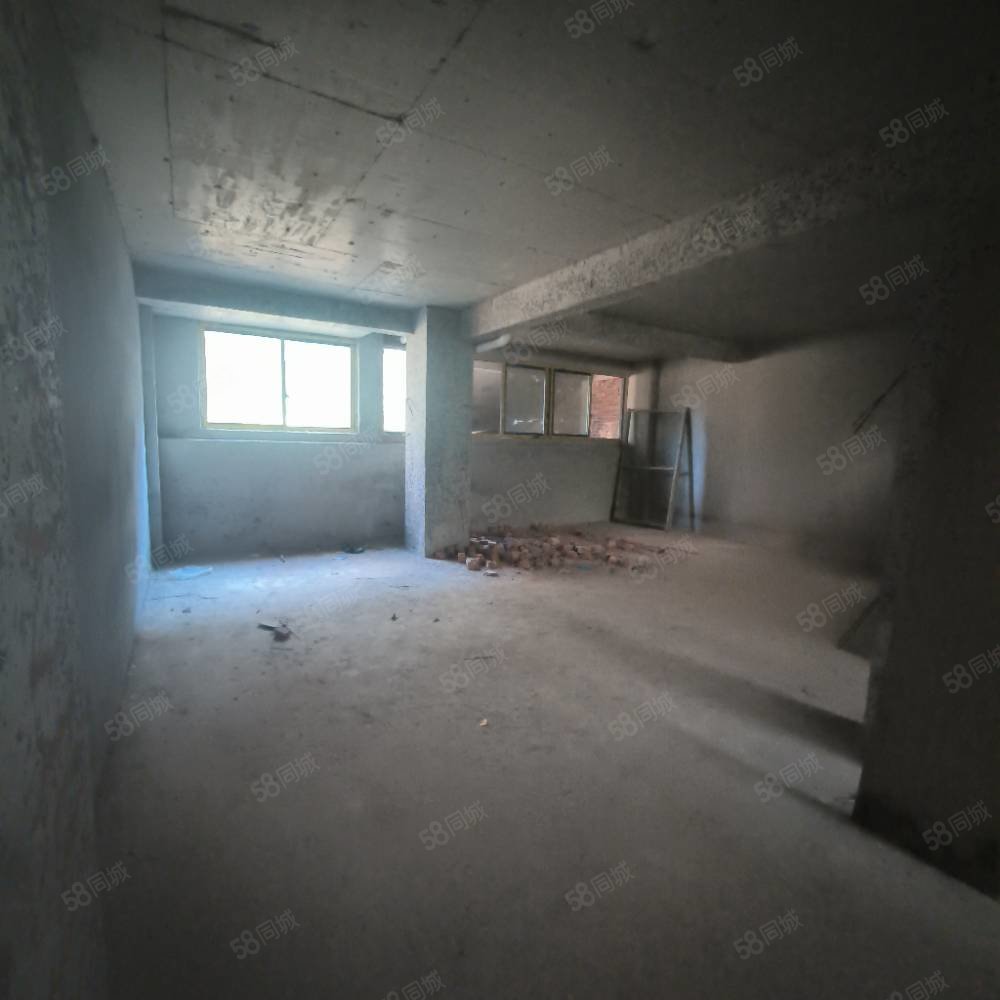 天御蓝湾7室2厅4卫126㎡南北140万