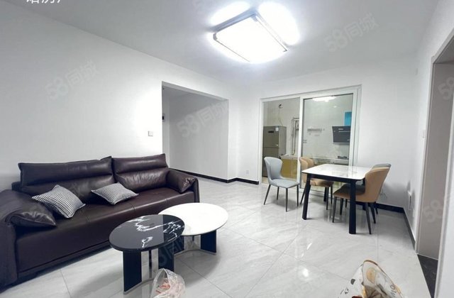 御景王宅，精装三室，送家具家电，房东急售