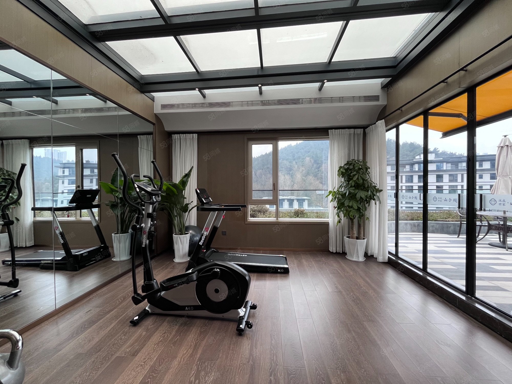 汉成世家5室3厅5卫178㎡南北125万