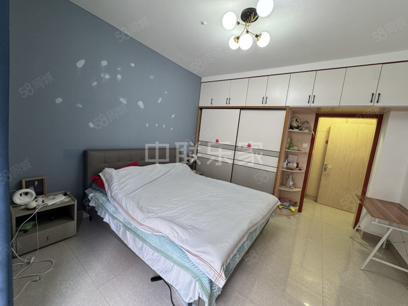 龙翔新城3室2厅2卫114㎡南66万