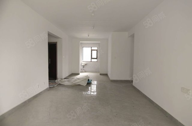 一实验 桂馨苑 四室两厅两卫 送储藏室 好户型 价可谈