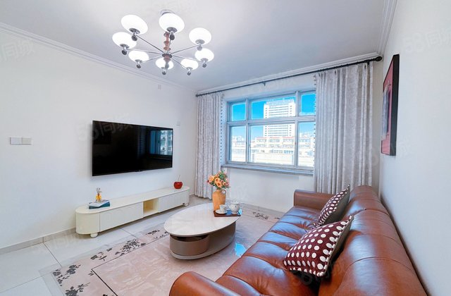 湖边好房 距湖边100  卫生局 青年林 户型方正 南北通透