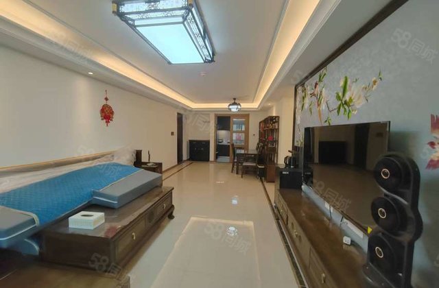 集美一品三室精装修，带全套家具家电，东边户好楼层，年大税