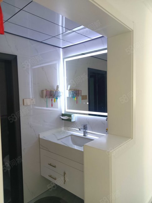 祥生苍梧春晓苑3室1厅1卫101㎡南140万