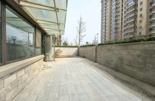 公安局团购小区 润景苑 一楼带院 带下沉 带车位储藏室