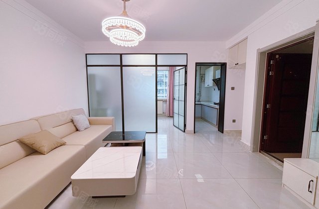 香江对过 精装修 免大税 带储 电梯15楼 商品房 实验向阳