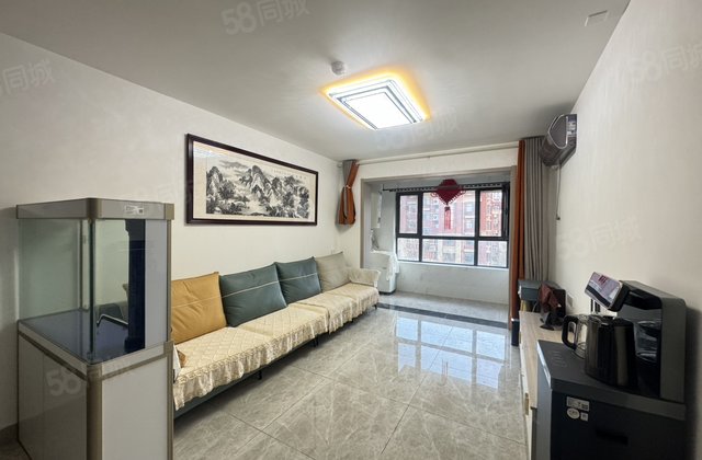 建设路莲湖新城高端小区 精装三室 带车位储藏室 随时看房