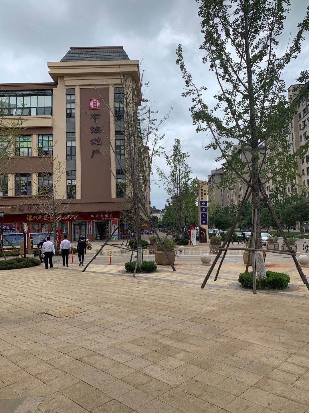 南北半岛华府毛坯180万随时看房 117平8楼3房满两年