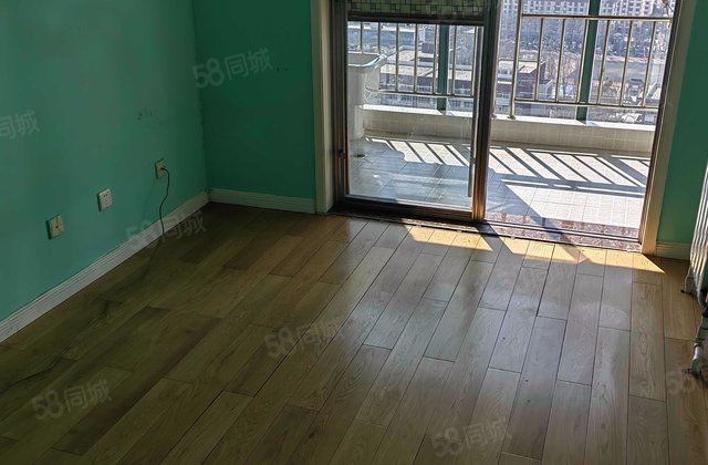 诚德清华俊景3室2厅1卫