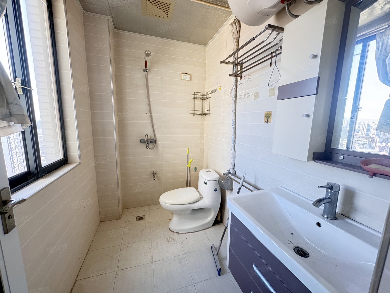 凤凰香郡3室2厅1卫90㎡南48万