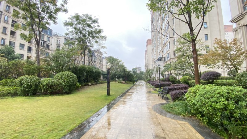 五矿万境蓝山豪装复式洋房带空中花园100平长郡雨外旁