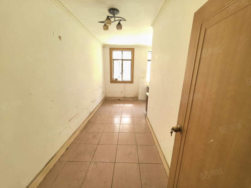 建工新苑4室2厅2卫133㎡南北61.8万
