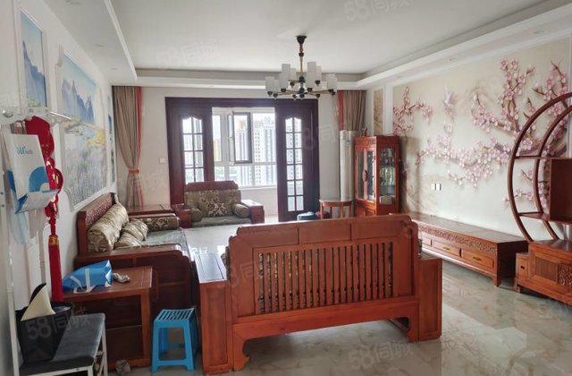 双卫 小高楼层视野好 三叶草户型带车储 南北通透 外国语