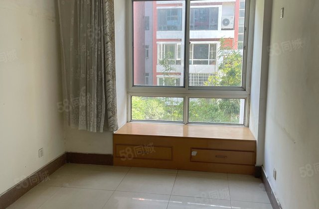 中通时代豪园一期  湖边位置 三叶草户型 好楼层  看房方便