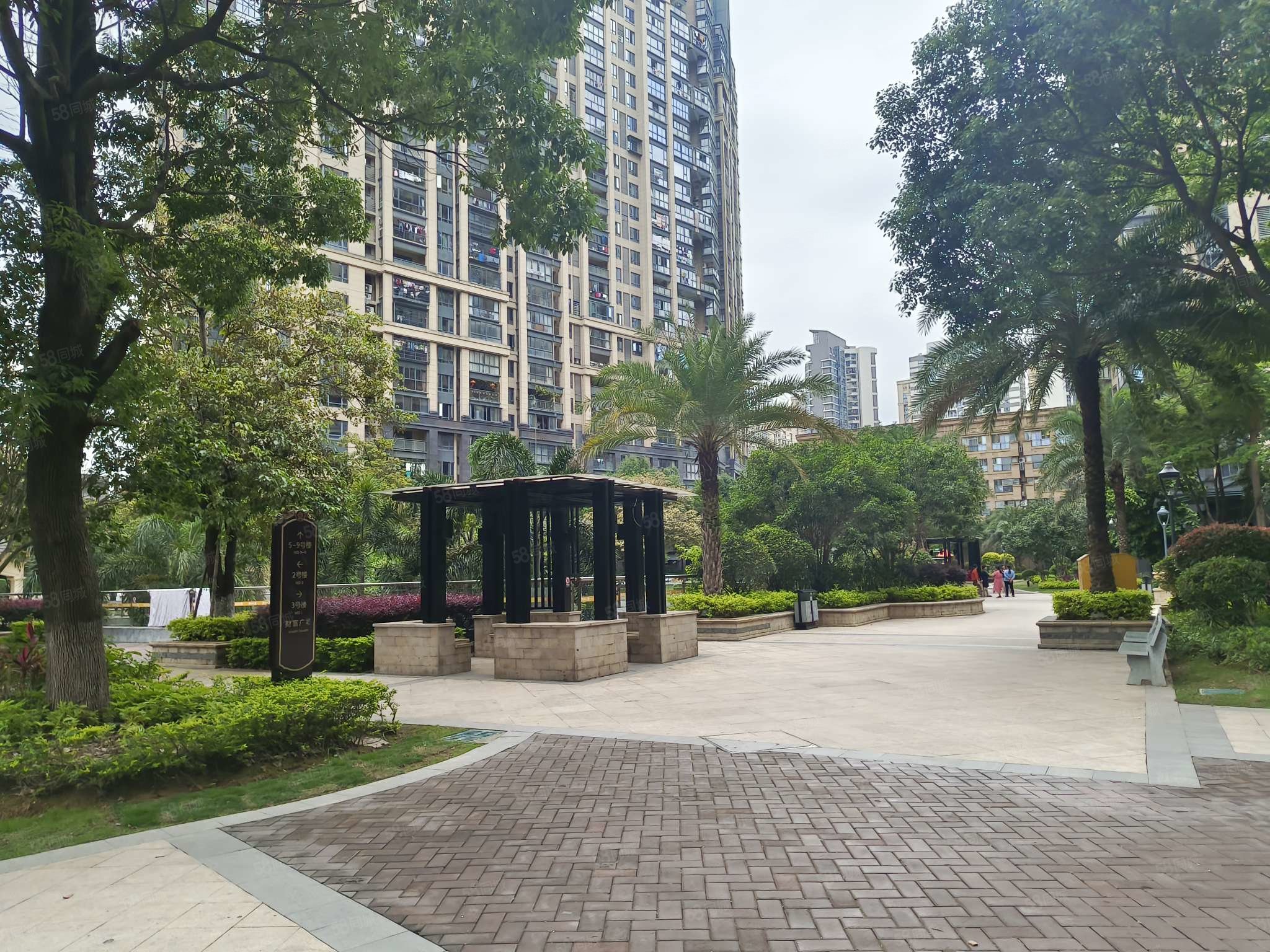 中联天御4室2厅3卫199.17㎡南380万