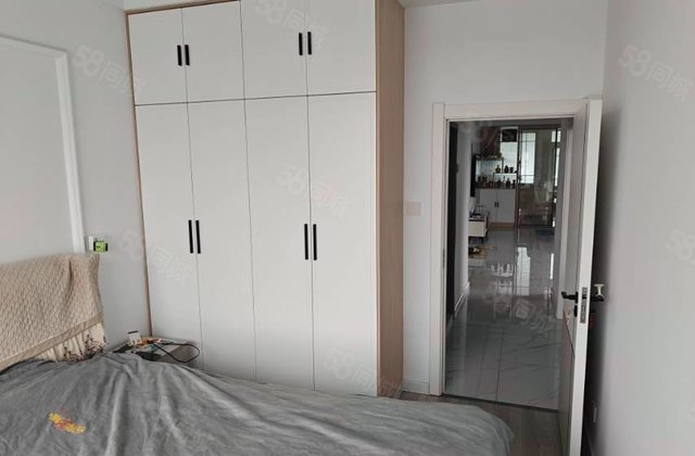 倚山里小区3室2厅83.96㎡53万二手房图片