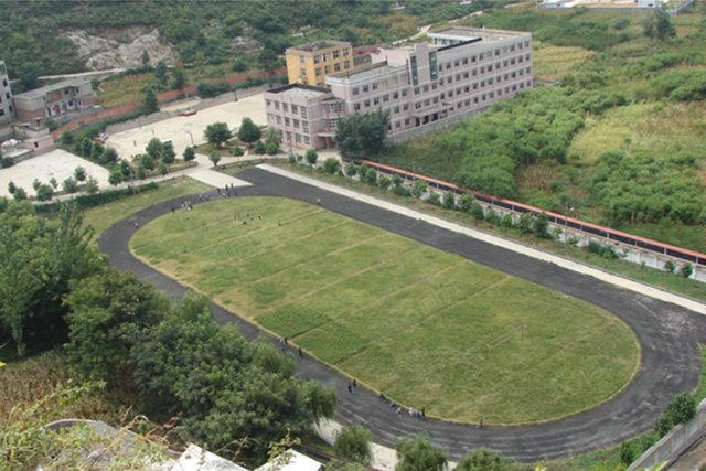  目前项目周边3km处有关岭一中,2.