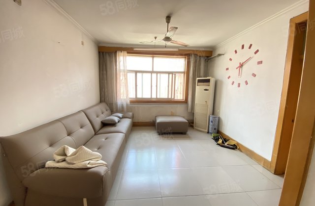 市医院北，水城中学南 畜产小区3楼三室两厅