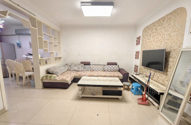 七中对过馨苑小区 电梯房 三室免大税可贷款