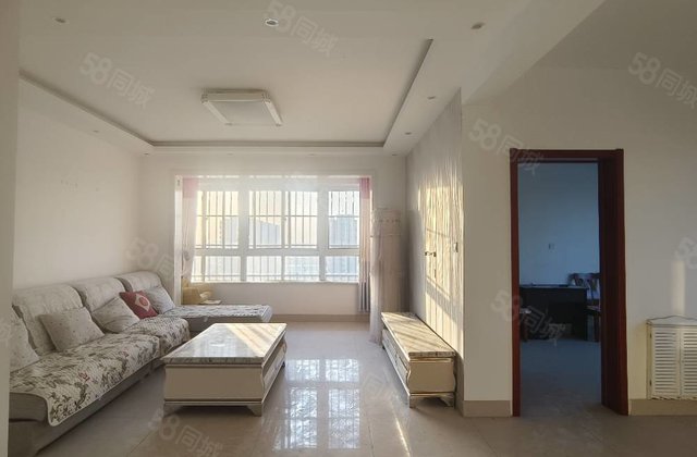 房电梯房三室两厅两卫，边户，免大税。