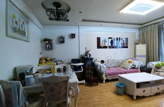 急售，市区君逸府  东昌路北宝来花园，三室两卫，非顶层。