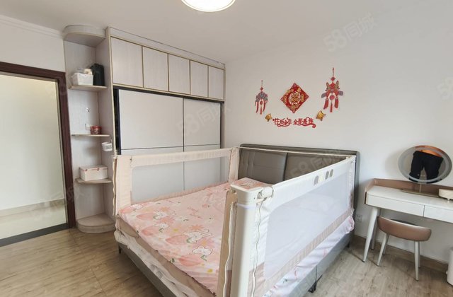 房东急售！精装婚房两室两厅一卫送车位储藏室中间好楼层光明