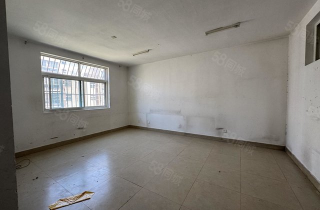 文轩西  多层好楼层，单价五千多，停车方便，过税