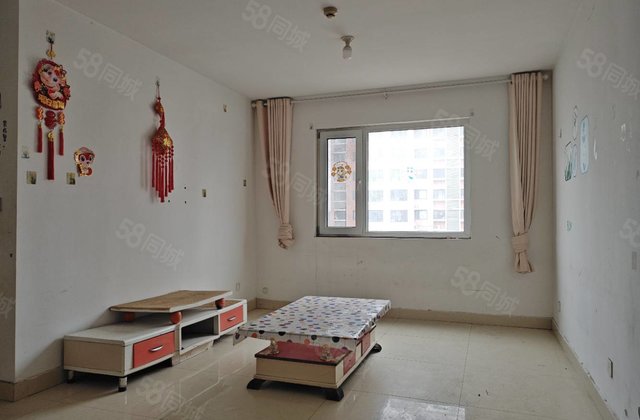 不是一楼二楼，也不是顶层！！！随时看房