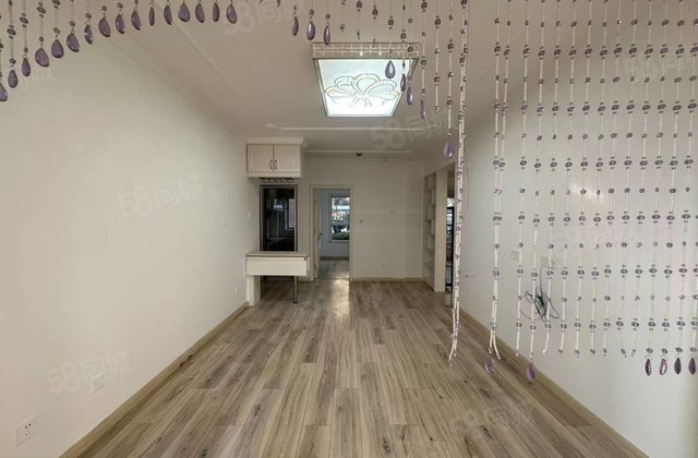 房东急售，电大附近，阿尔卡迪亚六期，一楼带院，周边配套齐全