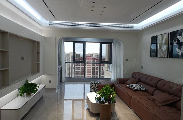 新城明珠3室2厅2卫135㎡南北55.8万