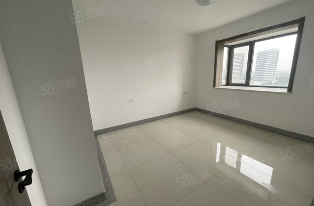 赠车储！免大税！小高层！九州洼月季公园东临！九州嘉苑新房未住