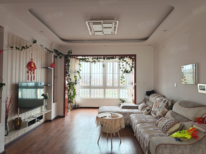 龙韵银都3室2厅1卫100㎡东52万