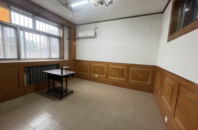 文轩 二实验 龙山南区 区委家属院3楼 三室